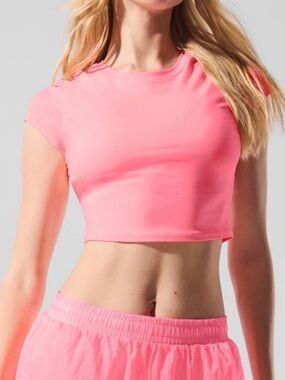 ALO Yoga Neon Bubblegum Crop Alosoft Finesse Shirt Size L